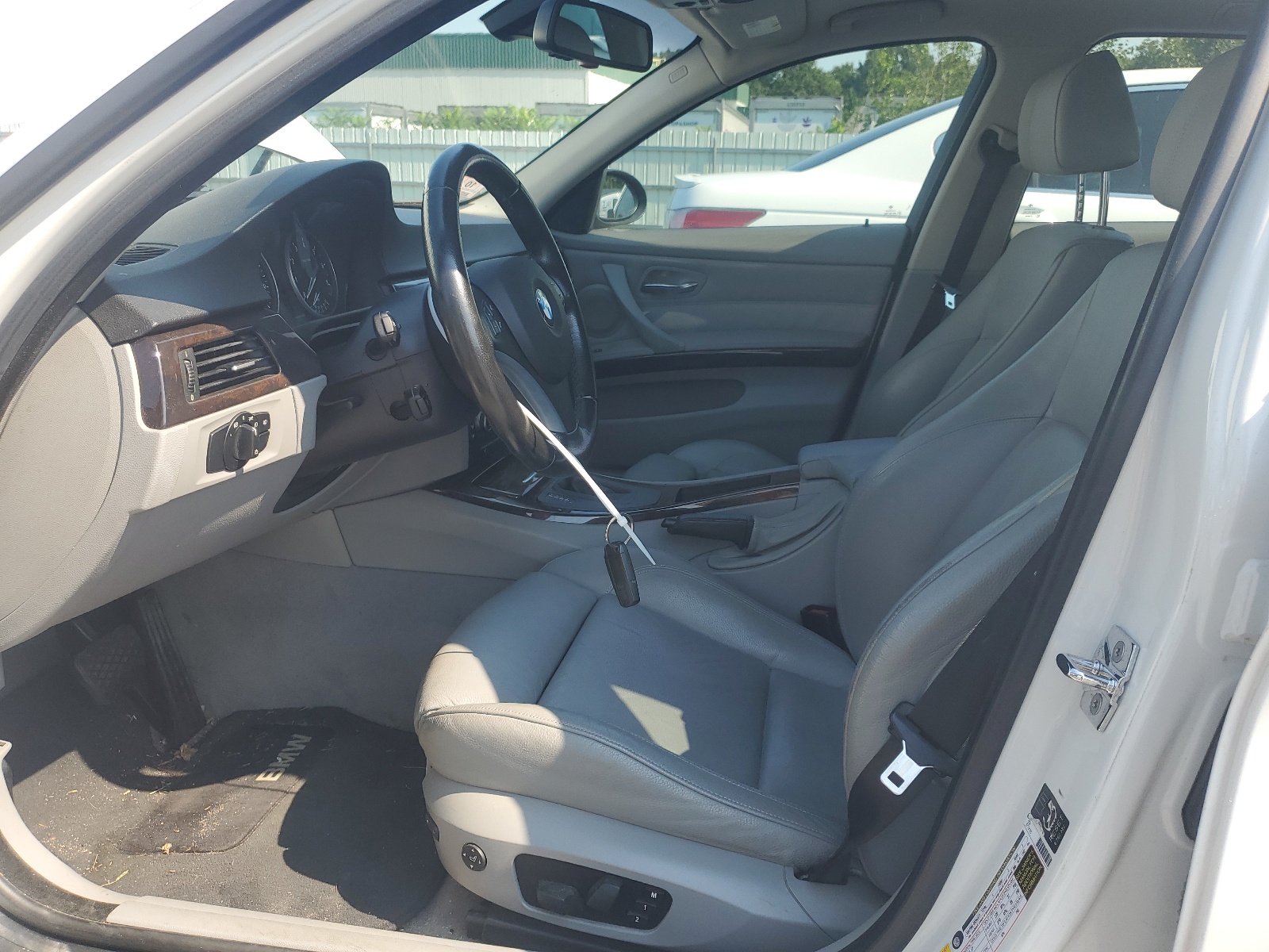 WBAVT73537FZ35675 2007 BMW 328 Xit