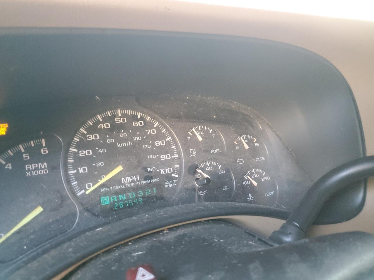 2000 Chevrolet Suburban C1500 VIN: 3GNEC16T8YG141370 Lot: 66839244