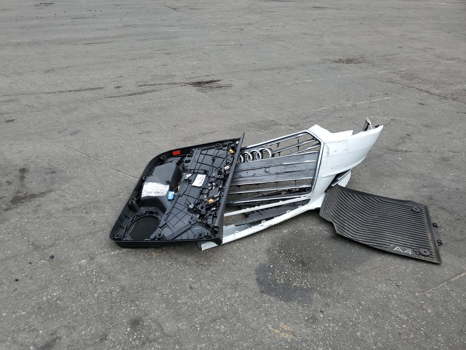 WAUANAF44HN036033 2017 Audi A4 Premium