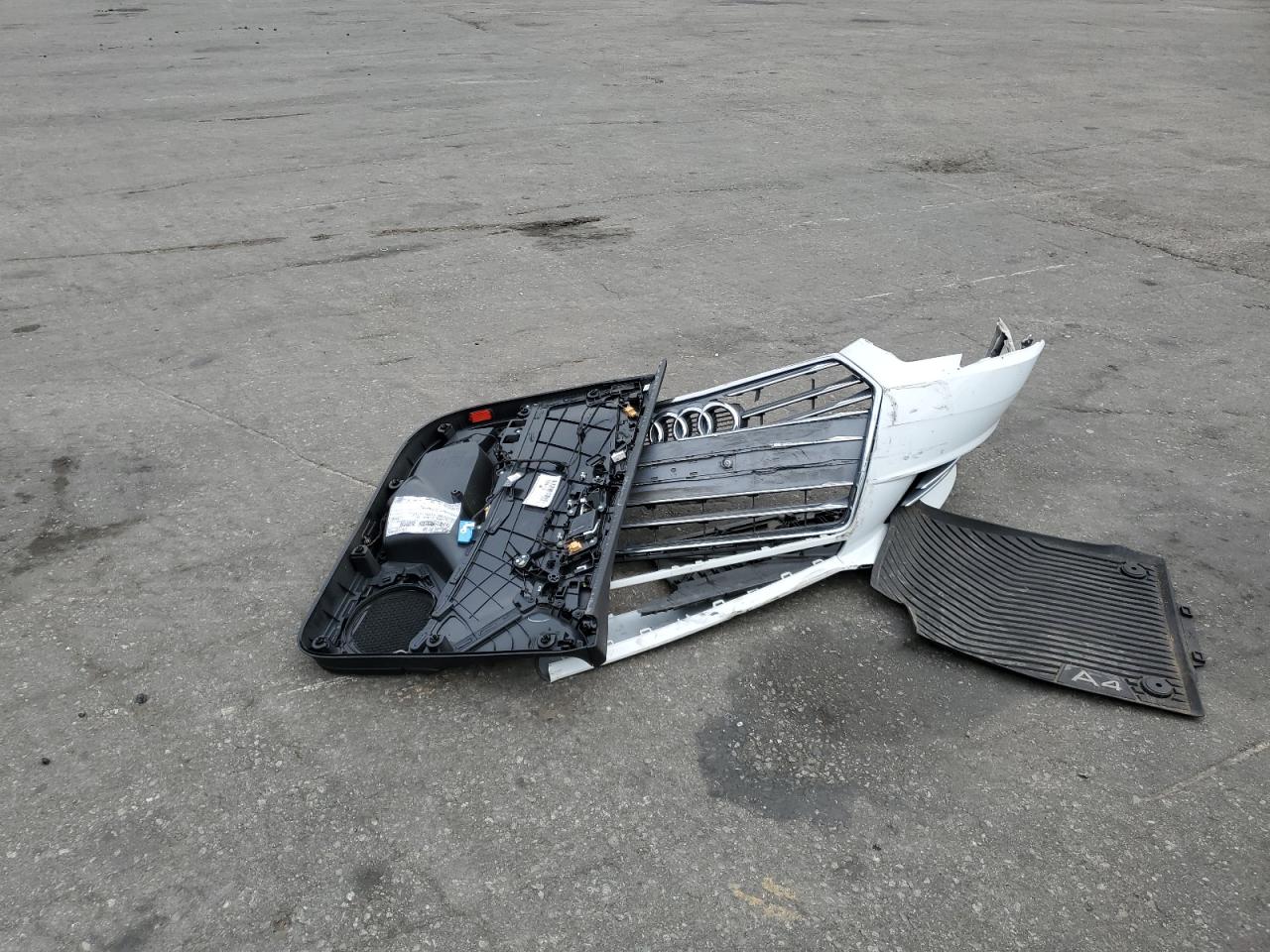 2017 Audi A4 Premium VIN: WAUANAF44HN036033 Lot: 65755254