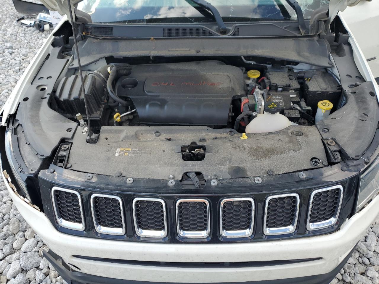 3C4NJCBB4JT368639 2018 Jeep Compass Latitude