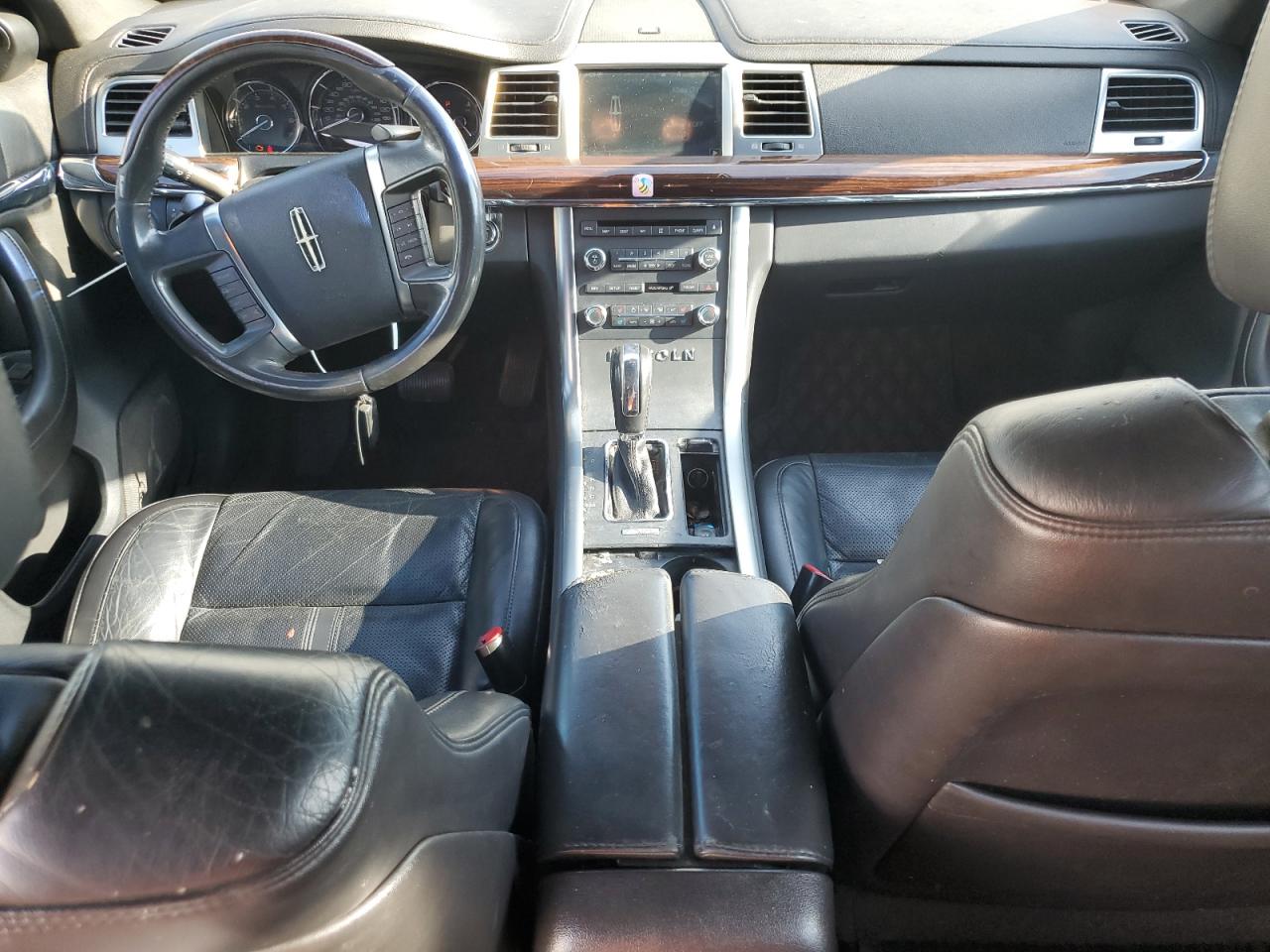 2012 Lincoln MKS - Image 8