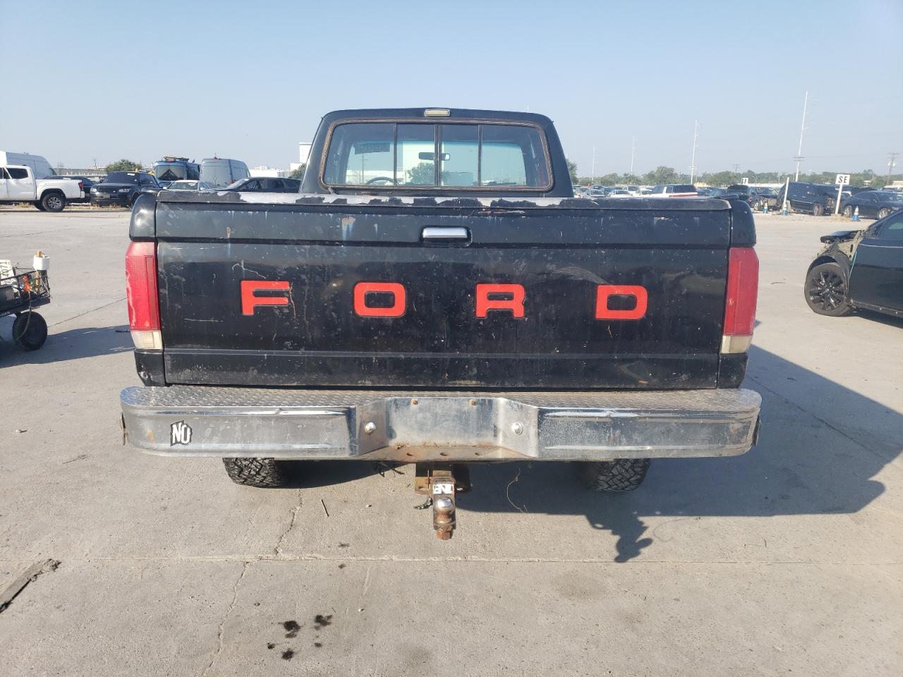 1988 Ford F250 VIN: 1FTHX26M5JKA25728 Lot: 62624414