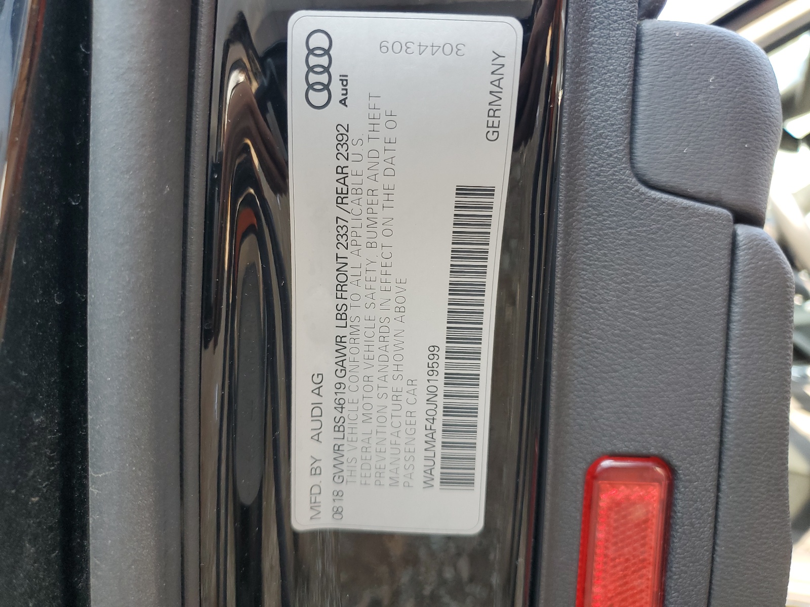 WAULMAF40JN019599 2018 Audi A4 Premium Plus