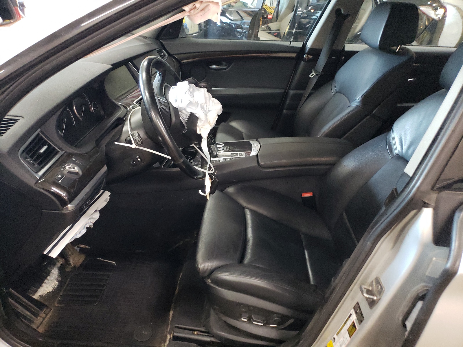 WBASP4C53BC341765 2011 BMW 550 Xigt