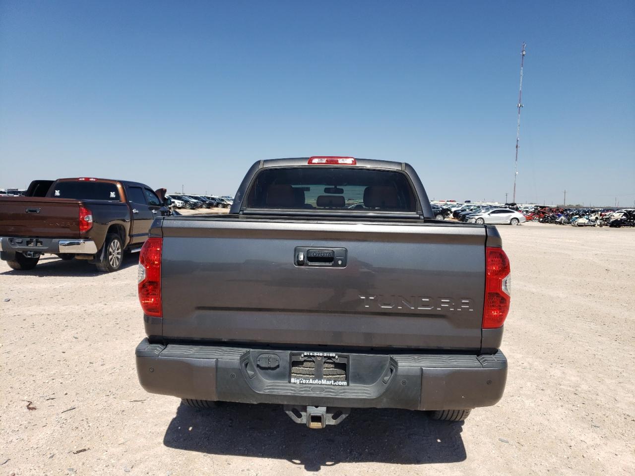 5TFGY5F18EX164437 2014 Toyota Tundra Crewmax Platinum