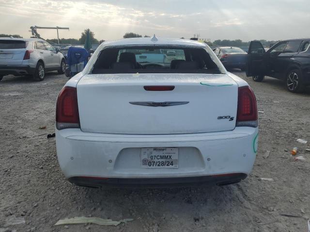 Sedans CHRYSLER 300 2016 White