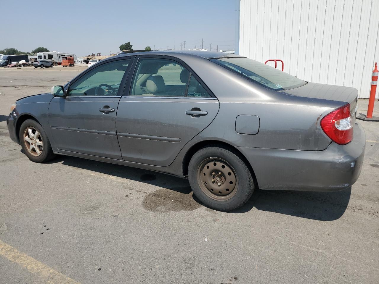 2002 Toyota Camry Le VIN: 4T1BE32K02U606741 Lot: 66367474