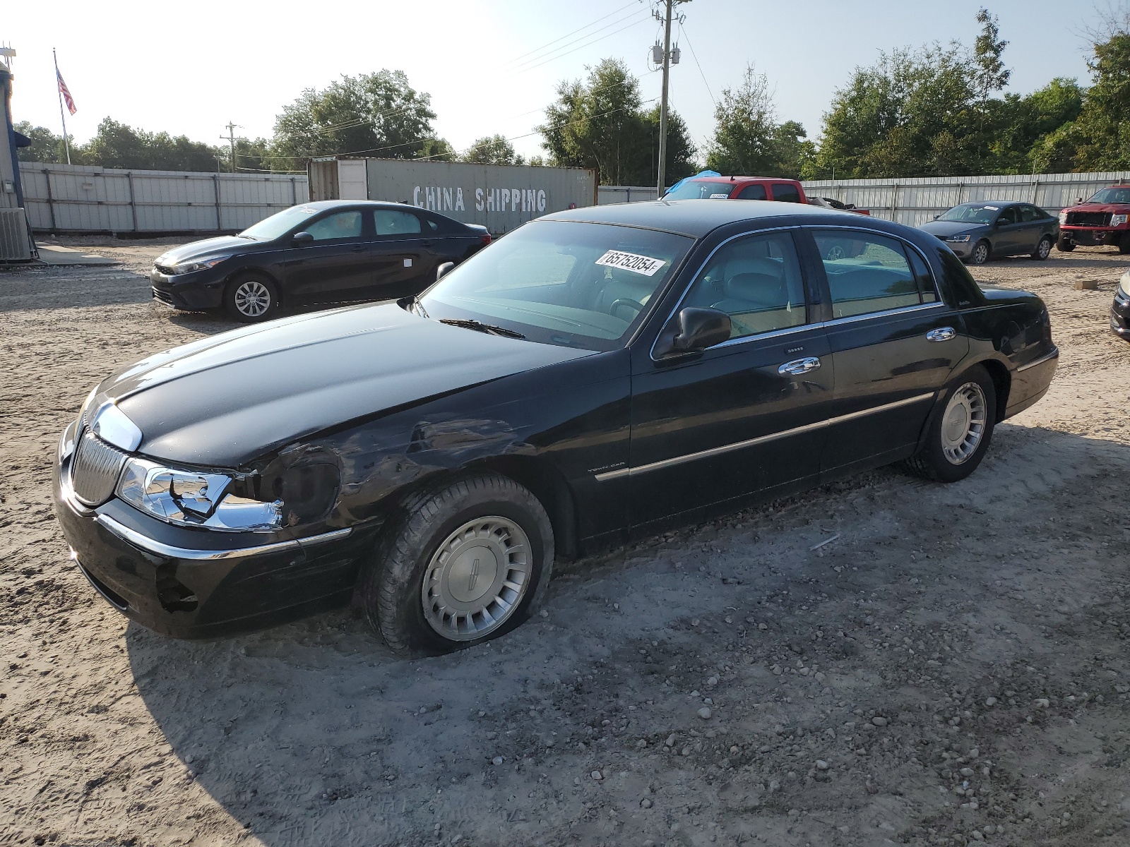 1LNHM81W52Y649334 2002 Lincoln Town Car Executive