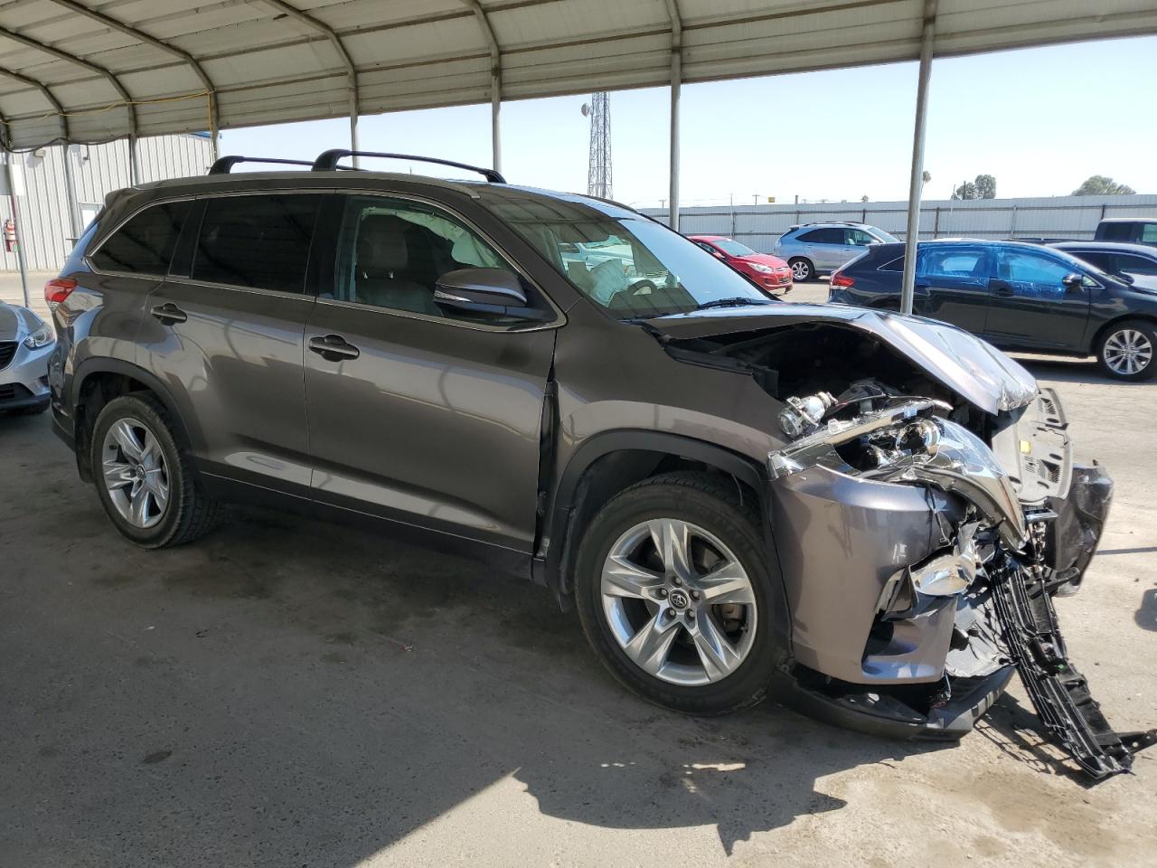 VIN 5TDDZRFH3HS357500 2017 TOYOTA HIGHLANDER no.4