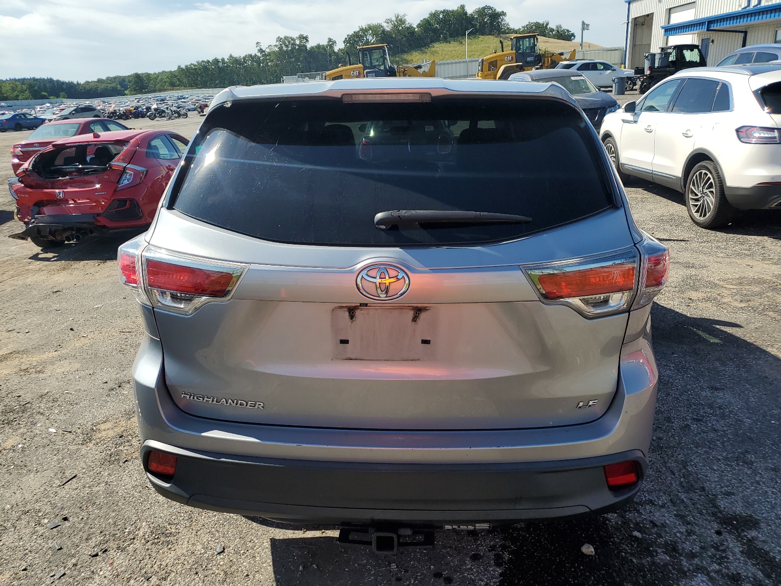 5TDZKRFH2FS085884 2015 Toyota Highlander Le