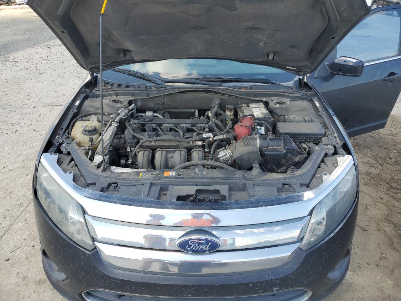 2010 Ford Fusion - Image 11