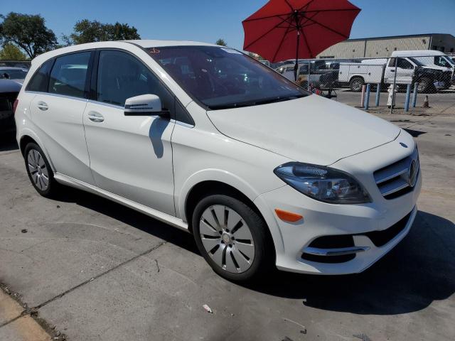 Hatchbacks MERCEDES-BENZ B-CLASS 2017 Biały