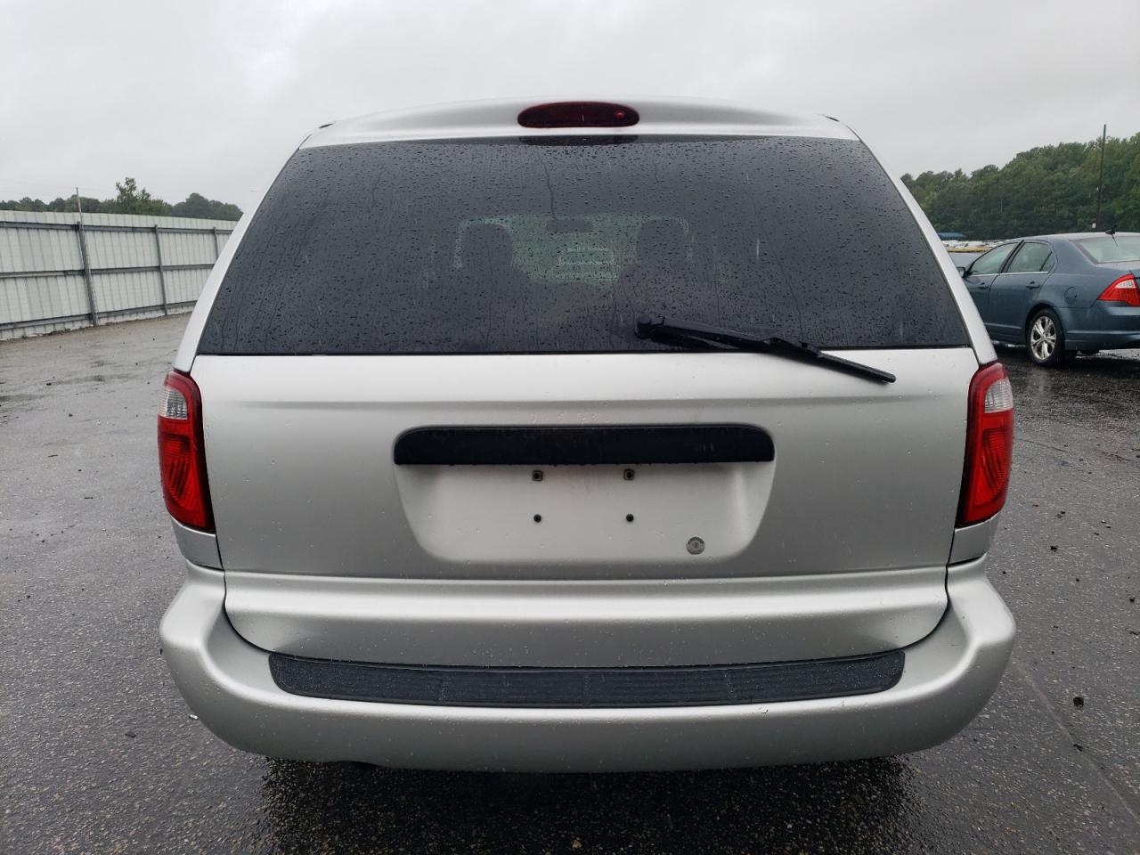 2005 Dodge Grand Caravan Se VIN: 2D4GP24R15R321074 Lot: 62629804