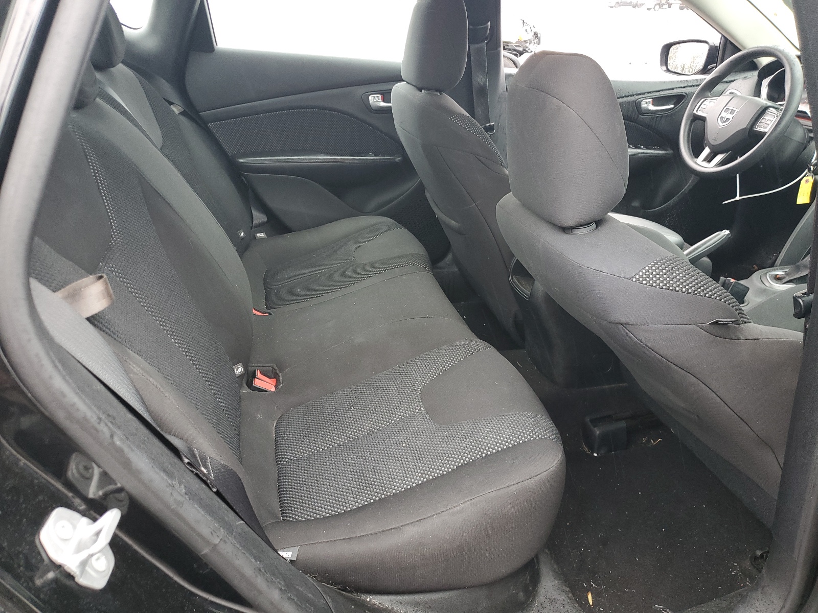 1C3CDFAA2FD378824 2015 Dodge Dart Se