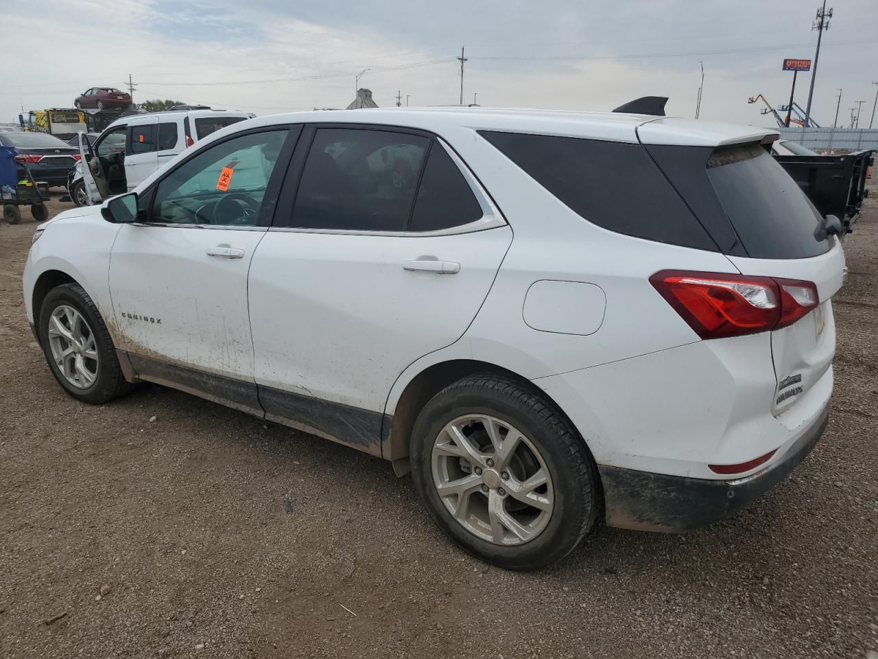 3GNAXUEV8MS176246 2021 CHEVROLET EQUINOX - Image 2