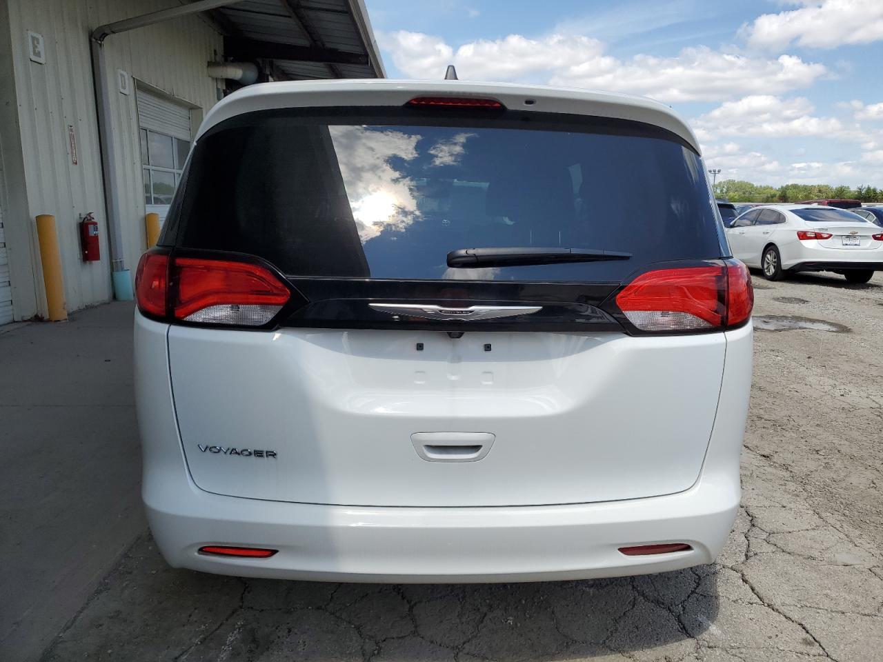 2C4RC1CG8PR583088 2023 Chrysler Voyager Lx