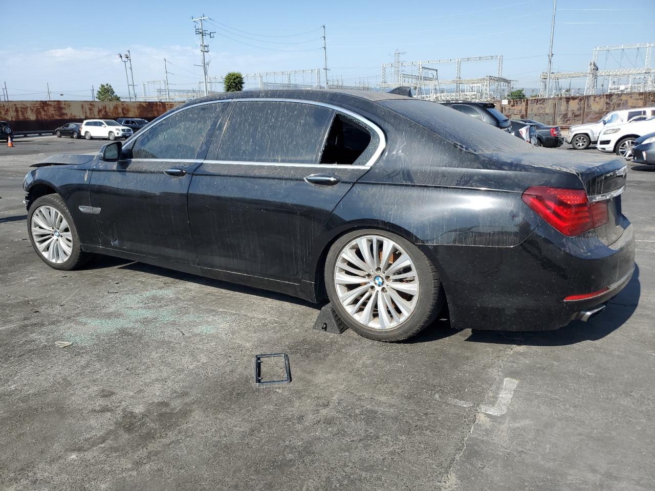 WBAYE4C52FD946831 2015 BMW 7 SERIES - Image 2