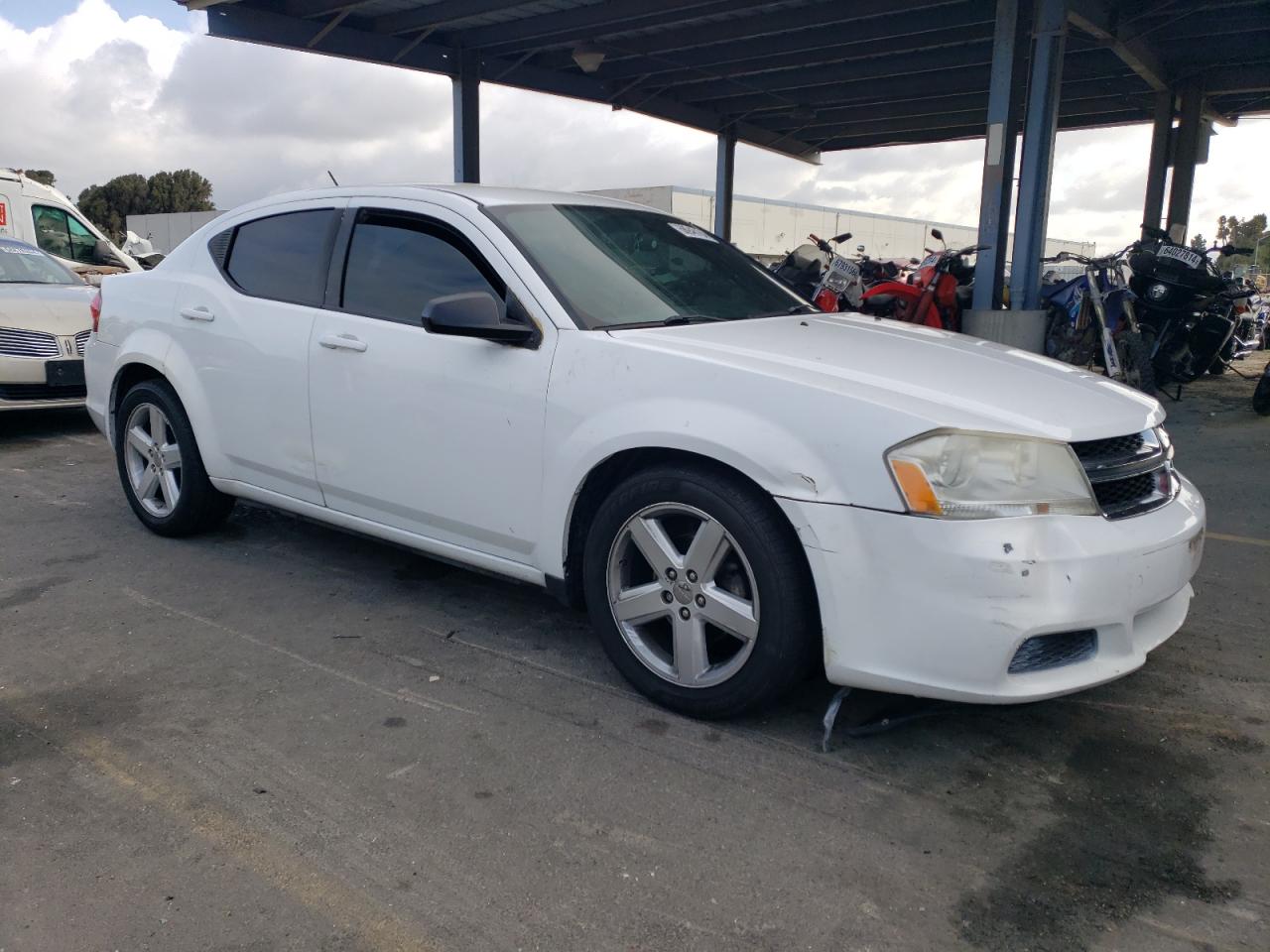 2013 Dodge Avenger - Image 4