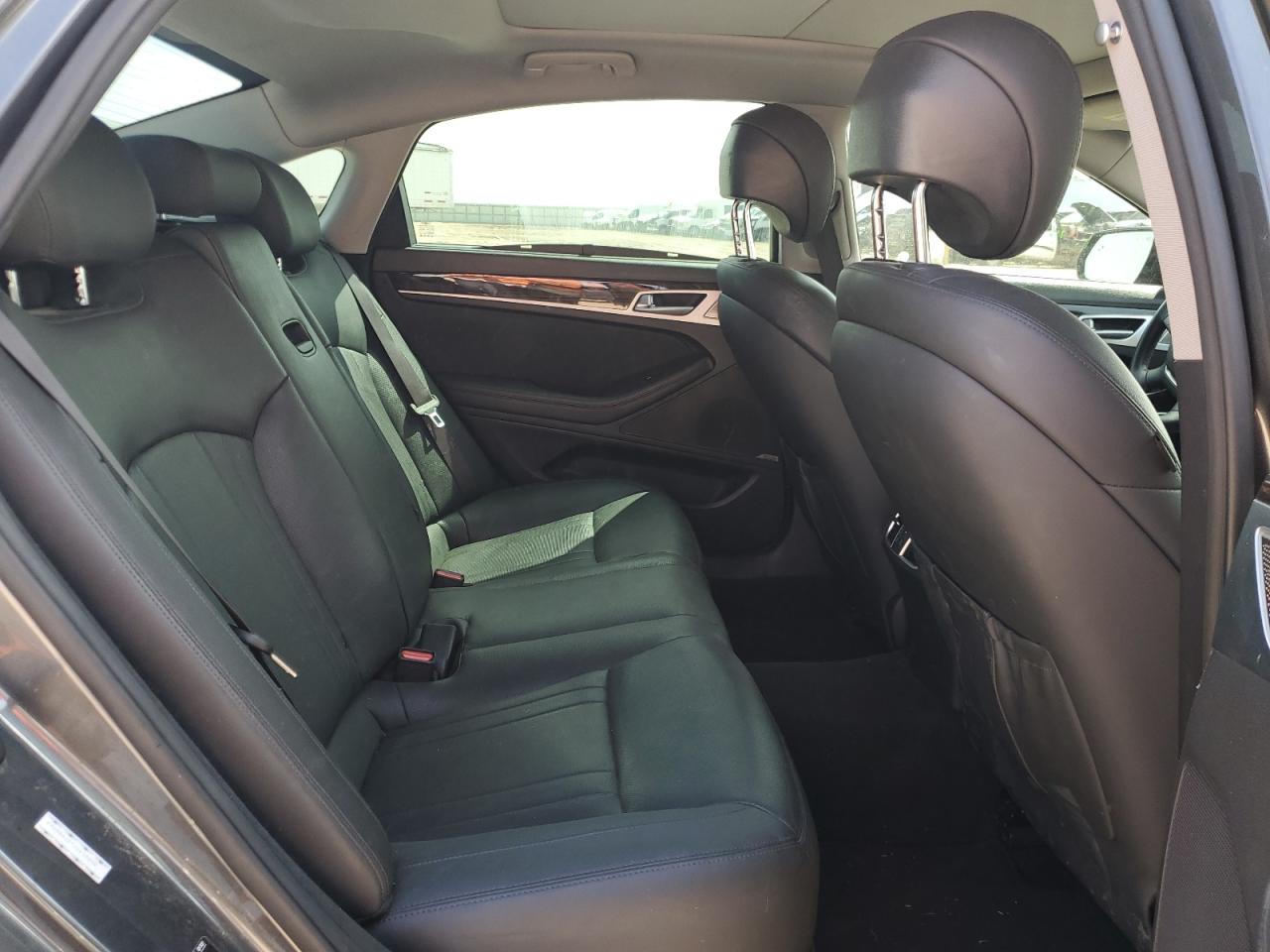 KMHGN4JE1JU216608 2018 Genesis G80 Base