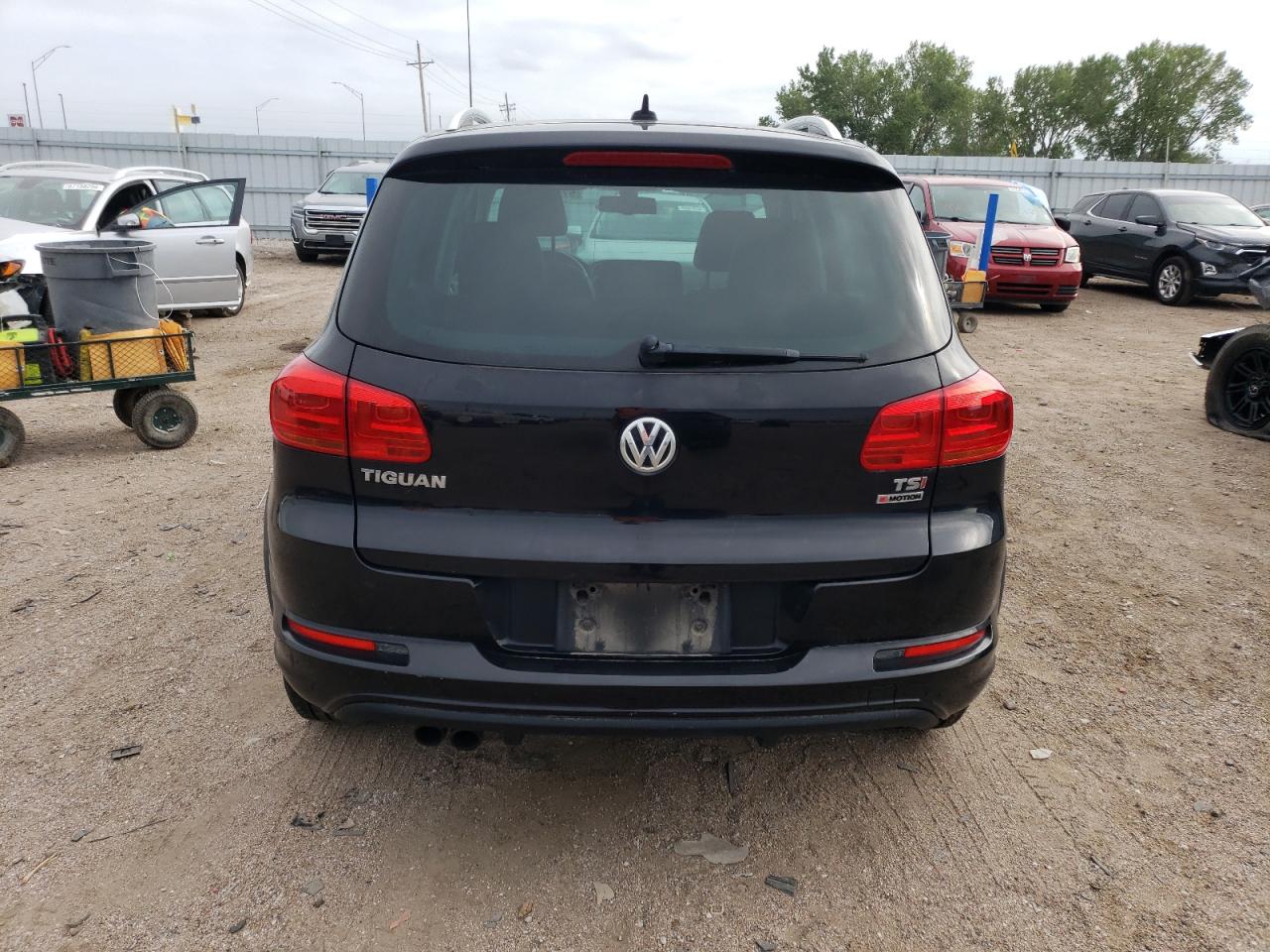 2017 Volkswagen Tiguan Sport VIN: WVGUV7AXXHK029296 Lot: 67183784