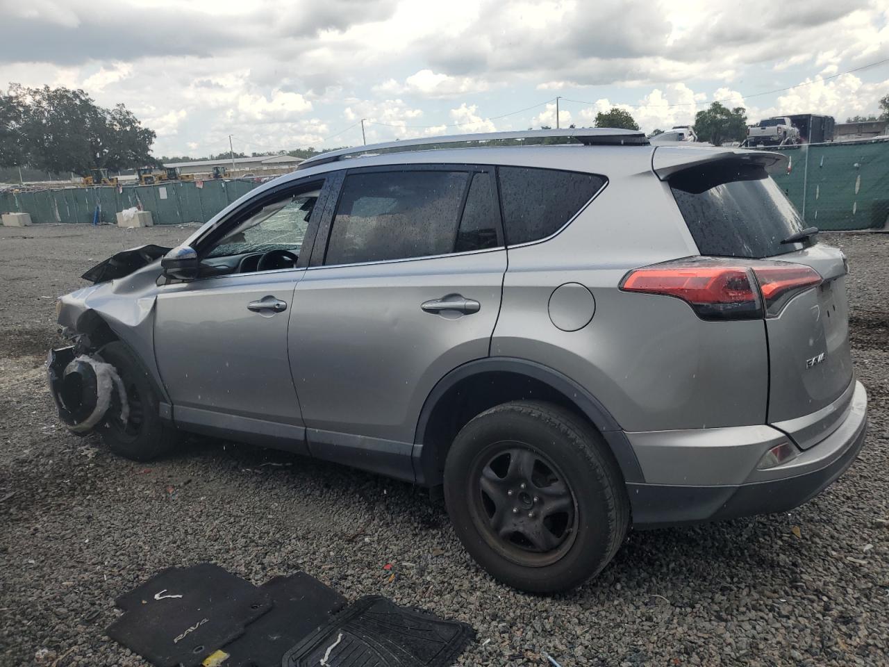 2T3ZFREV3HW370428 2017 TOYOTA RAV 4 - Image 2