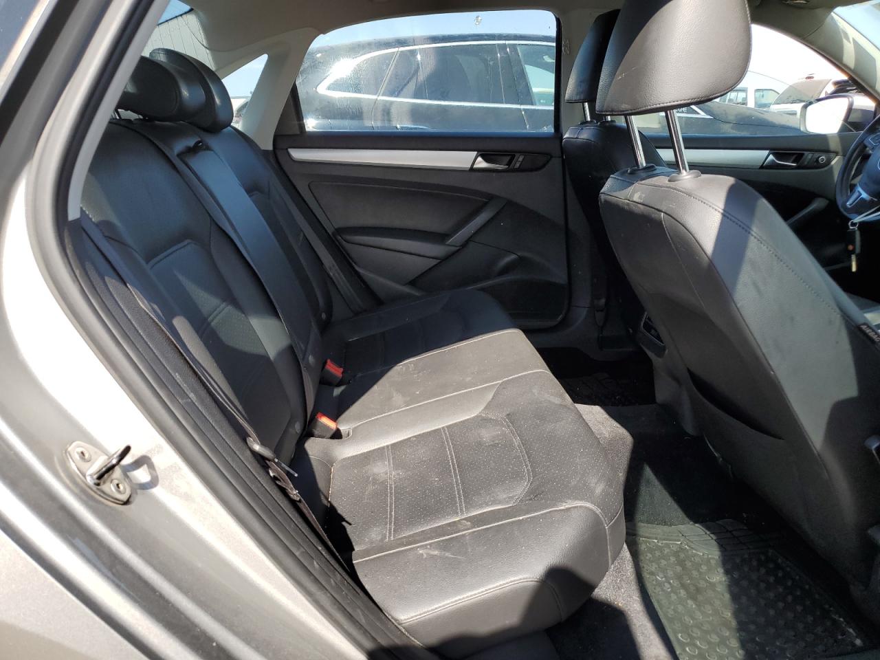 2013 Volkswagen Passat Se VIN: 1VWBP7A30DC147975 Lot: 65037874