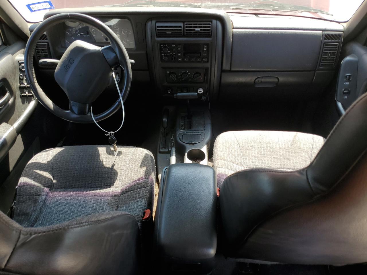 2000 Jeep Cherokee Sport VIN: 1J4FF48SXYL211636 Lot: 67034084