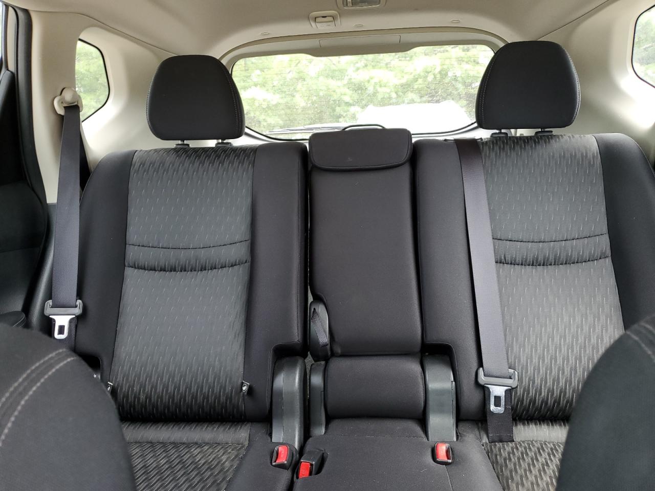 2017 Nissan Rogue - Image 10