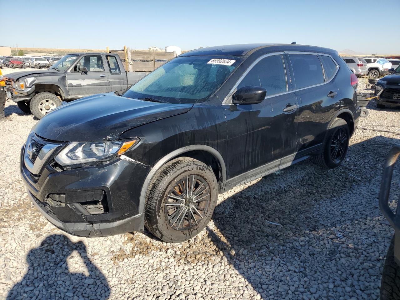 5N1AT2MV7HC790383 2017 NISSAN ROGUE - Image 1