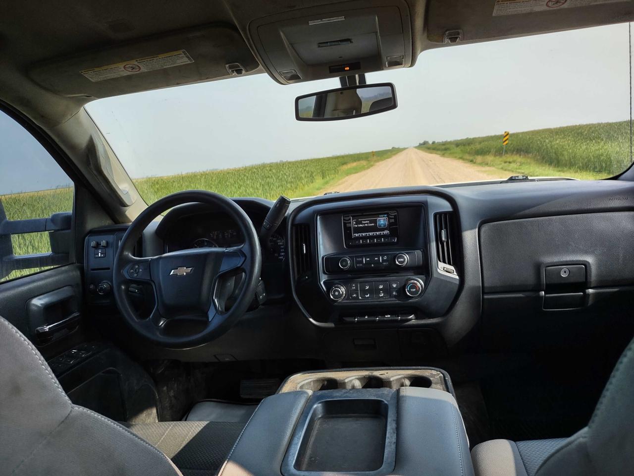 2015 Chevrolet Silverado - Image 9