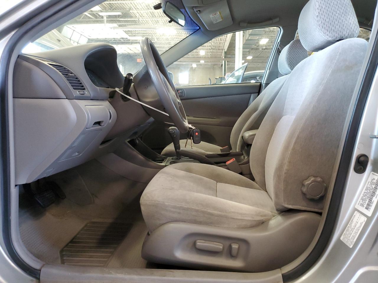 2003 Toyota Camry Le VIN: 4T1BE32K93U727981 Lot: 65872734