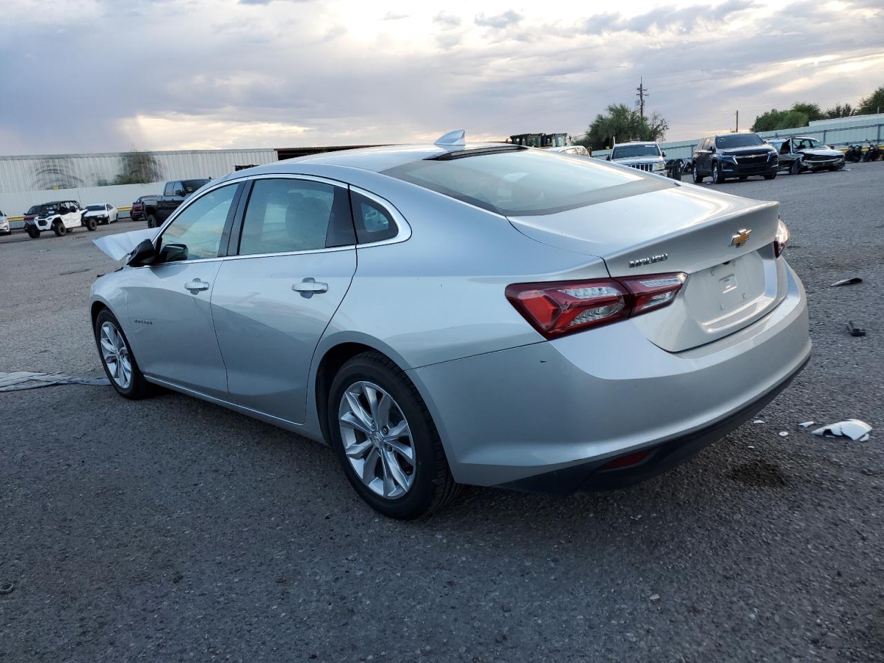 2022 Chevrolet Malibu - Image 2