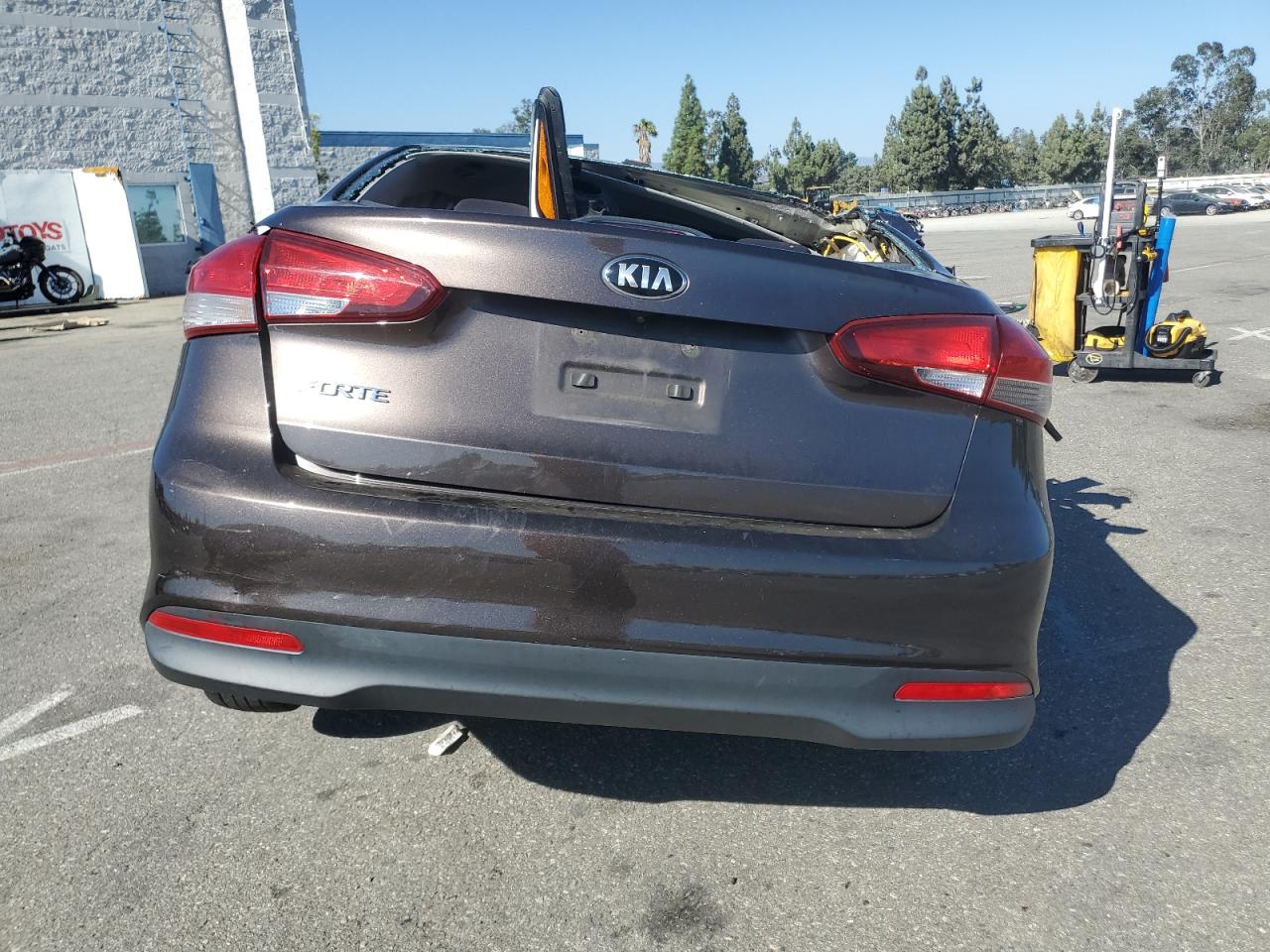 3KPFL4A79HE126848 2017 Kia Forte Lx