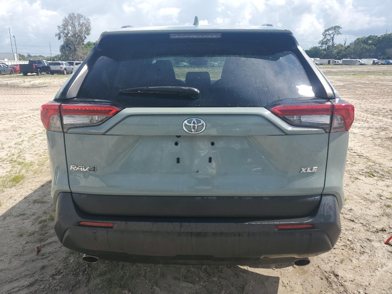 2020 Toyota Rav4 Xle VIN: 2T3W1RFV9LW061538 Lot: 66619564