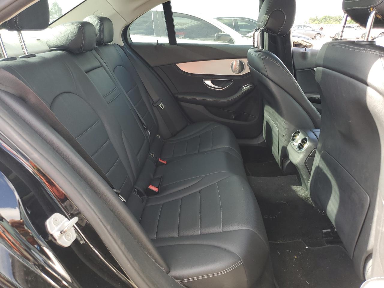 2016 Mercedes-Benz C 300 4Matic VIN: 55SWF4KB1GU104585 Lot: 65565844