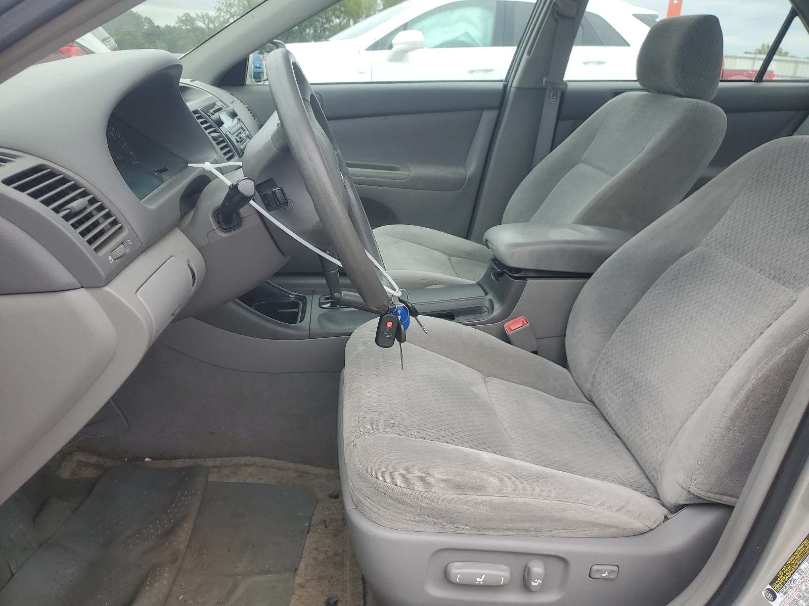 4T1BF32K84U573147 2004 Toyota Camry Le