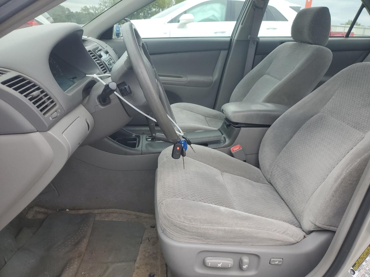 2004 Toyota Camry Le VIN: 4T1BF32K84U573147 Lot: 67446344