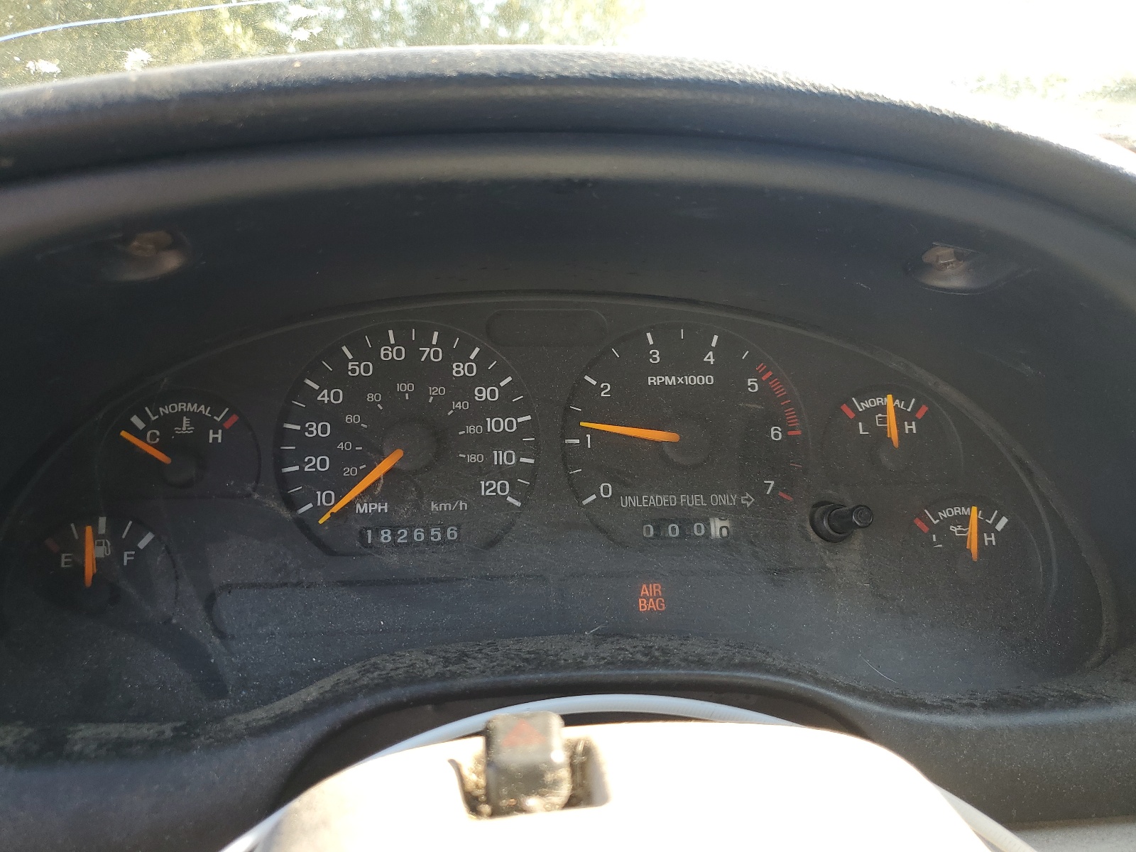 1FAFP4047WF153373 1998 Ford Mustang