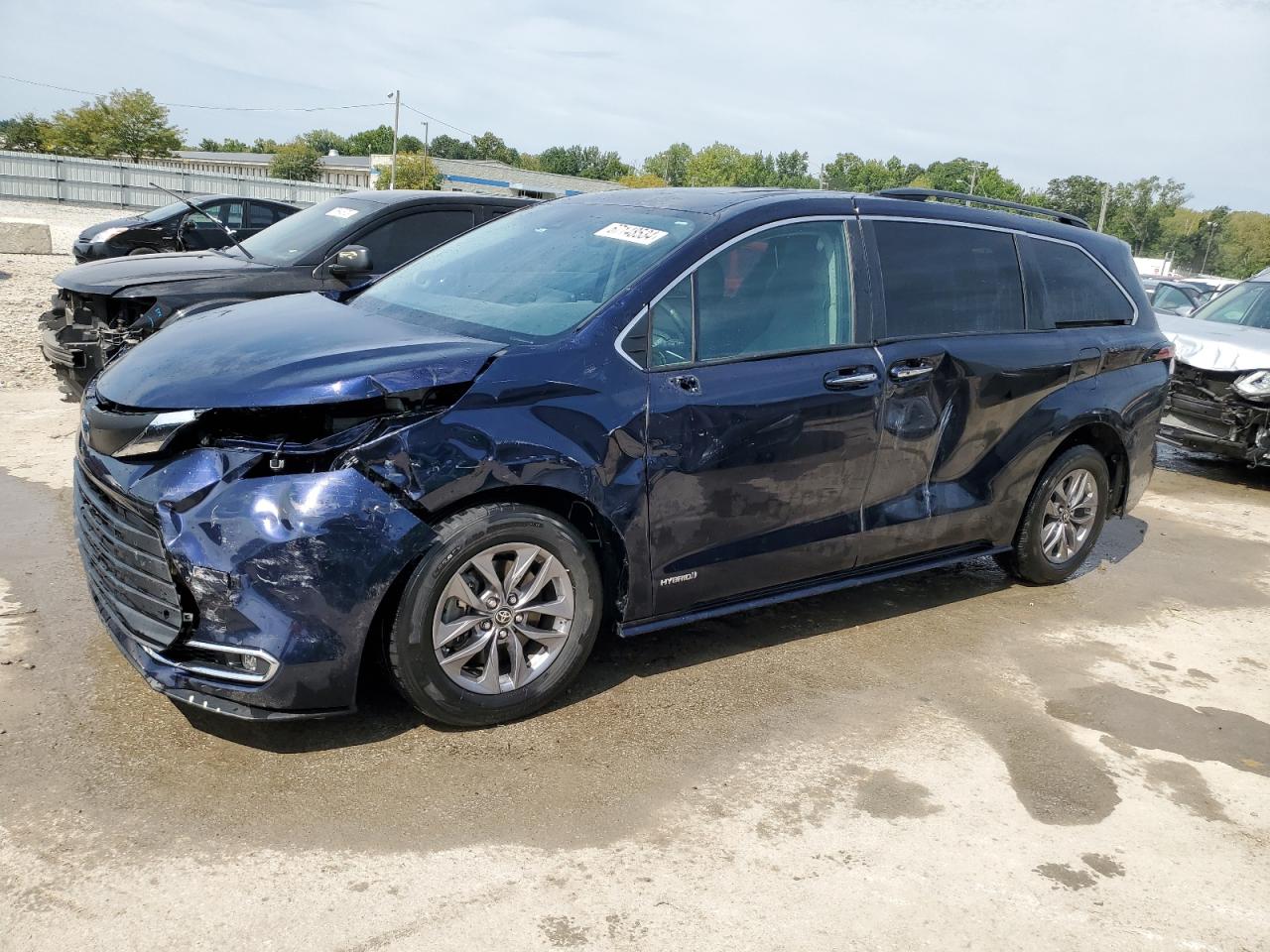 5TDJSKFC6MS022471 2021 TOYOTA SIENNA - Image 1