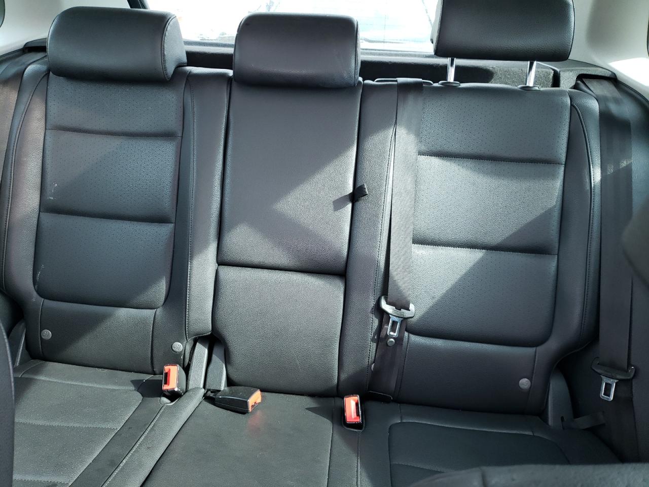 2011 Volkswagen Tiguan - Image 10