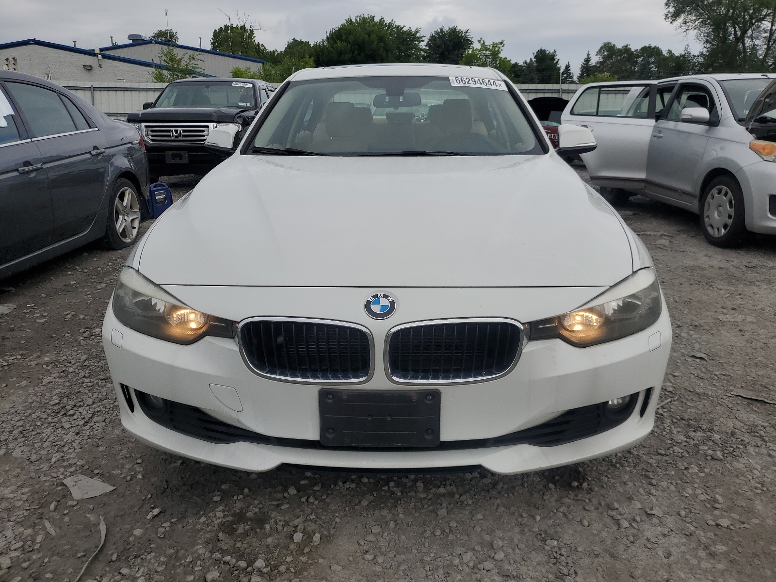 2013 BMW 328 Xi Sulev vin: WBA3B5C50DF594987