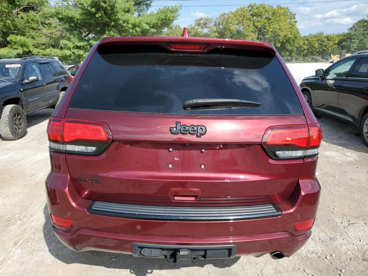 1C4RJFAG3HC700818 2017 Jeep Grand Cherokee Laredo