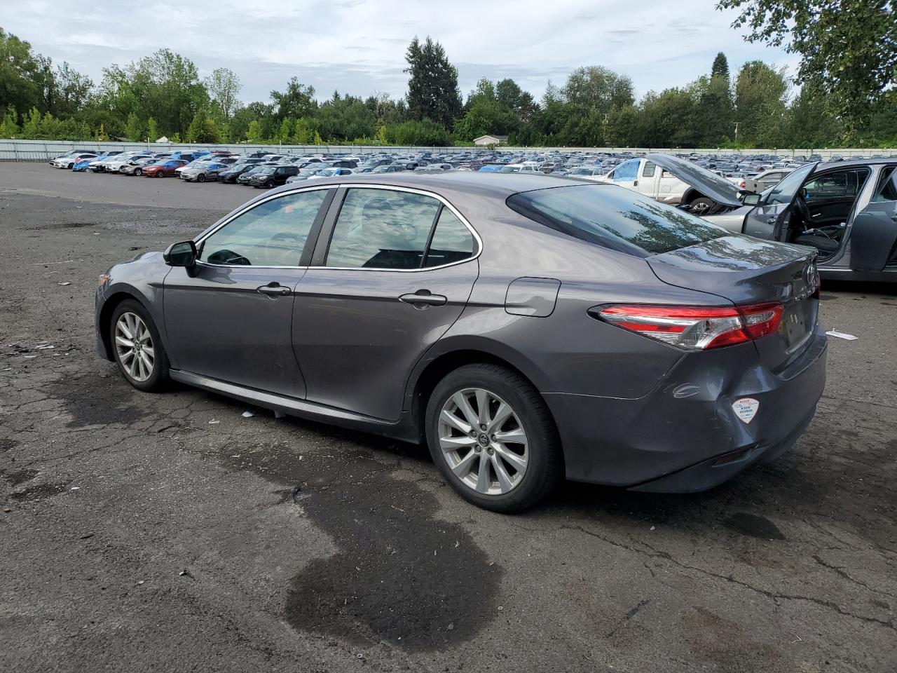 4T1B11HKXJU007271 2018 TOYOTA CAMRY - Image 2