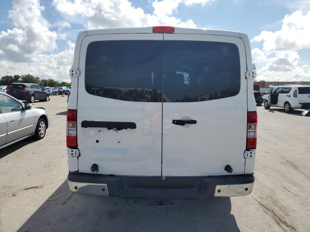 1N6AF0KYXJN817483 2018 Nissan Nv 2500 S