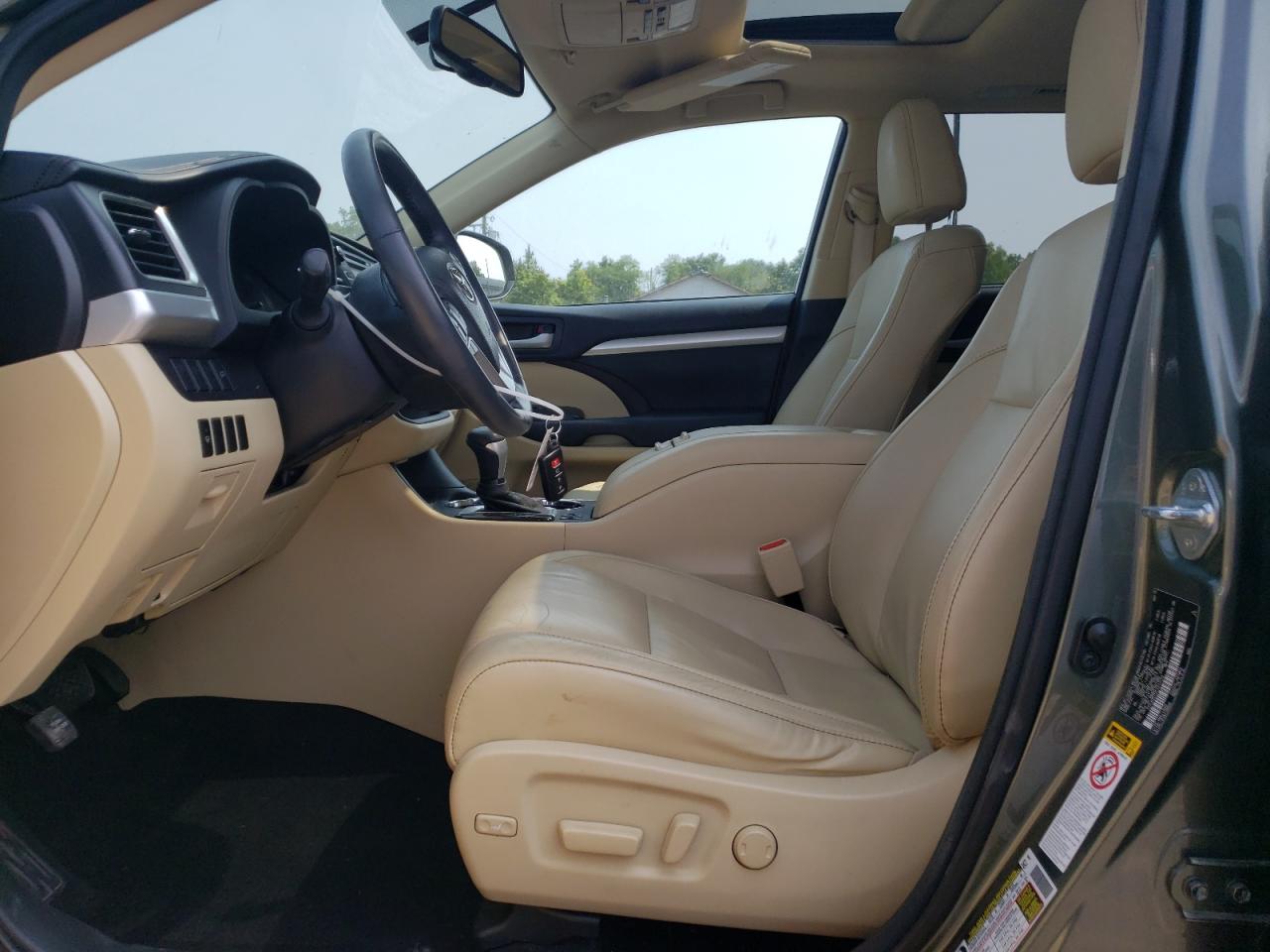 2015 Toyota Highlander Xle VIN: 5TDJKRFH3FS211733 Lot: 67239804