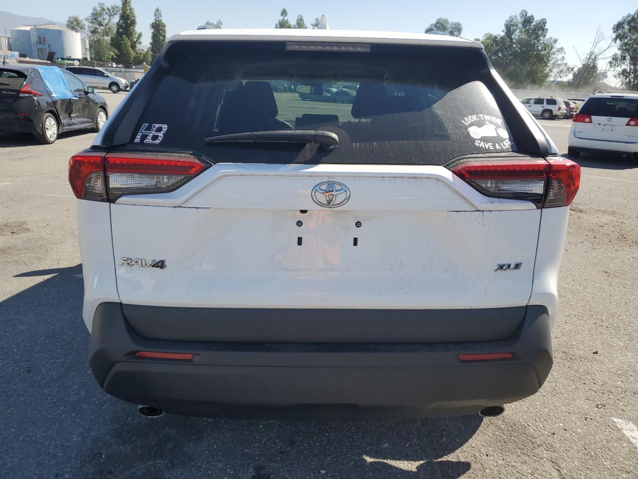 2020 Toyota Rav4 Xle VIN: 2T3W1RFV0LC053796 Lot: 67315604