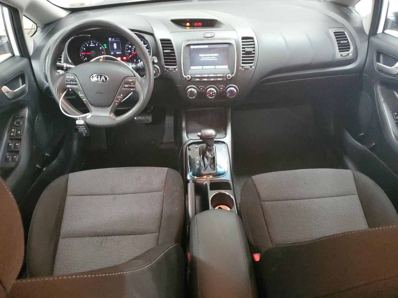 KNAFK5A88H5718977 2017 Kia Forte Lx