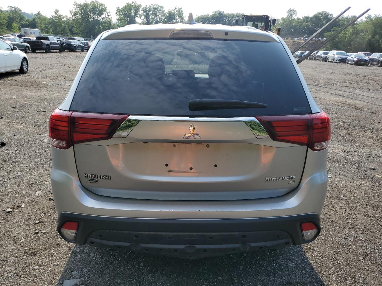 JA4AZ3A36KJ001651 2019 Mitsubishi Outlander Se