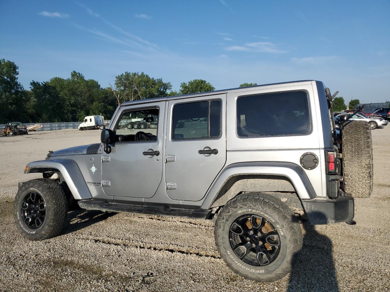 1C4BJWEG2HL687734 2017 JEEP WRANGLER - Image 2